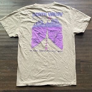 Death Valley Highway Graphic T-Shirt - Tan and Purple Mens Sz Medium Crew Neck